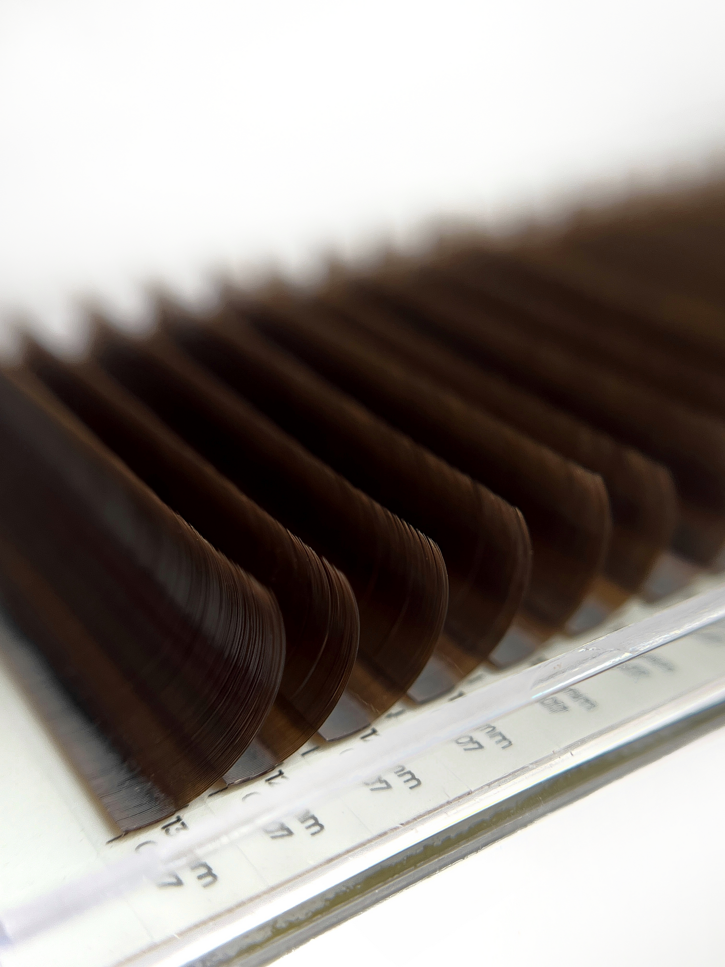 Oh OCHI Dark Chocolate Lash Extensions — Single Length, 20 Lines