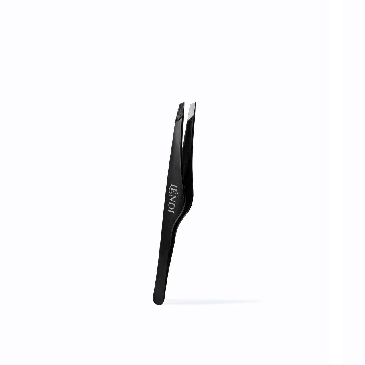 Lendi Tweezers for beveled brows