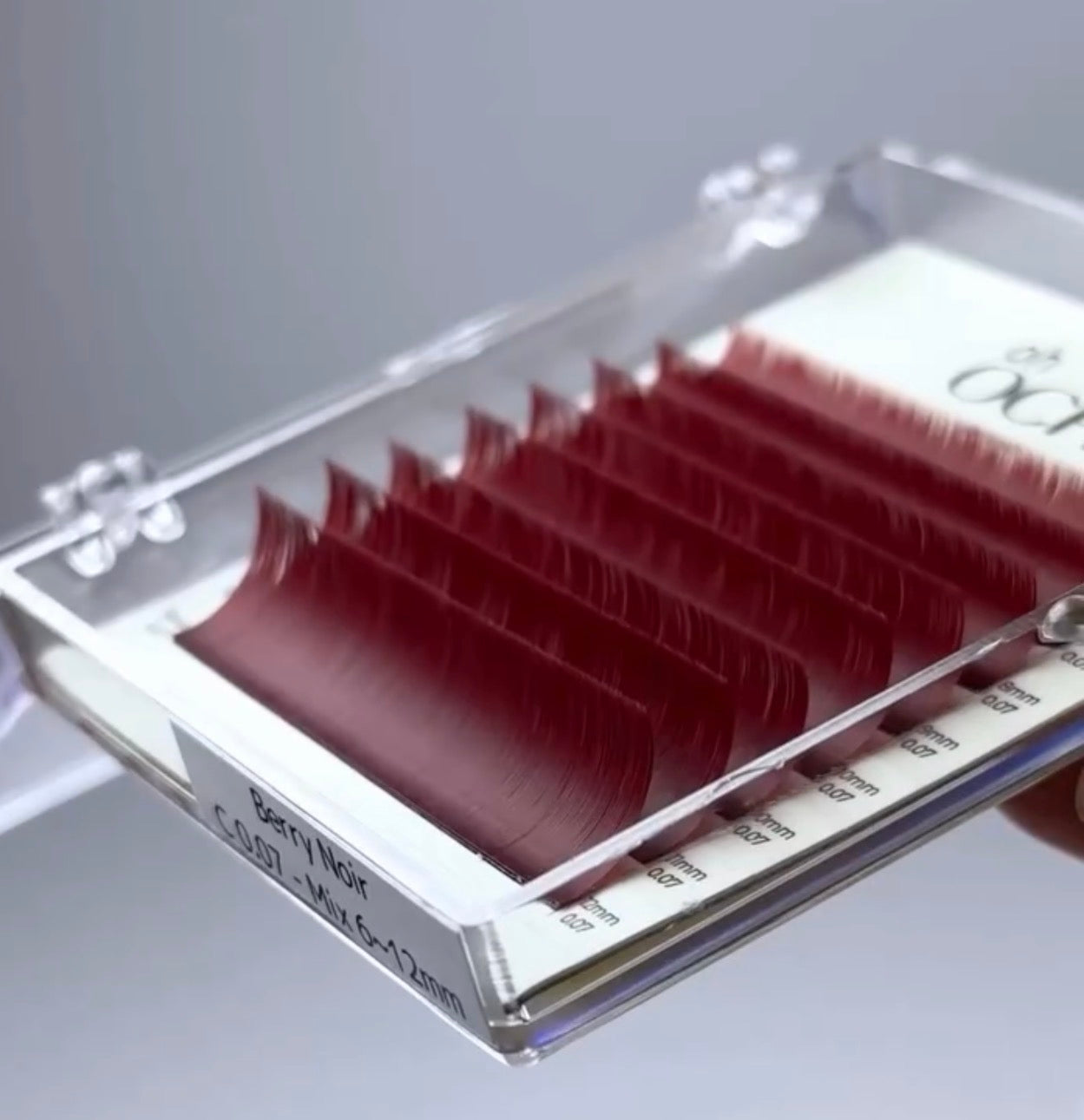 Oh OCHI Colored Lash Extensions – Berry Noir Mix