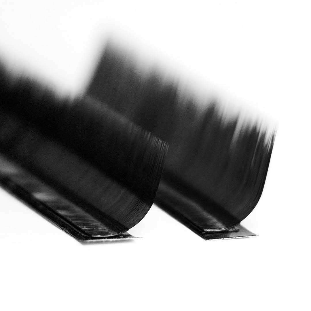 DIVOCHI Professional Eyelash Extensions – Premium Quality Lash